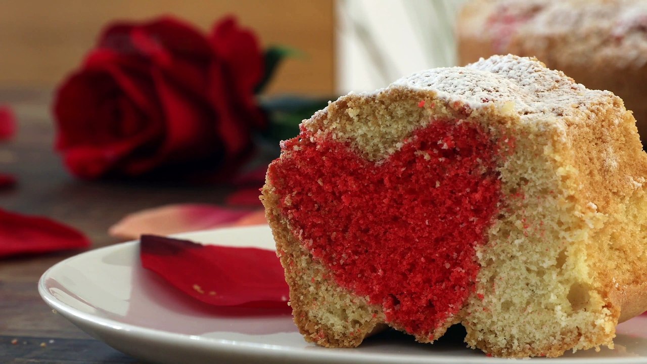 Bizcocho sorpresa para San Valentín - Cocinatis