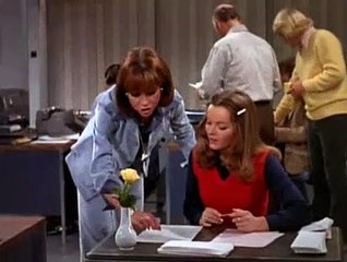 The Mary Tyler Moore Show S04E13 I Gave At The Office