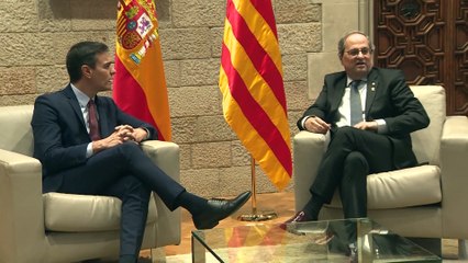 Sánchez propone a Torra iniciar en febrero la mesa de diálogo