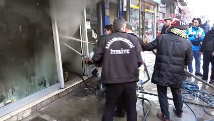 İş yeri yanan esnafın yardımına komşuları koştu, dükkan baştan aşağı yenilendi