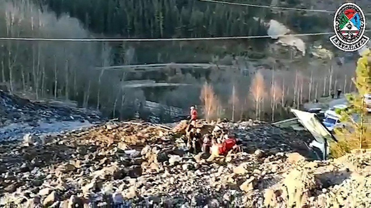 Se busca a dos personas posiblemente atrapadas por un desprendimiento