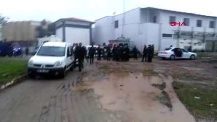 Mersin kavgadan kaçarken futbol sahasında vurularak öldürüldü