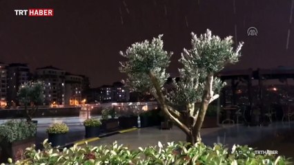İstanbul'da beklenen kar yağışı başladı
