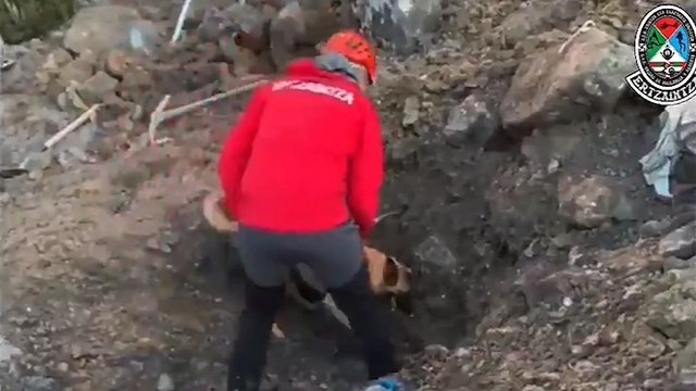 Se busca a dos personas posiblemente atrapadas por un desprendimiento