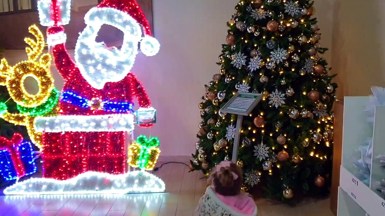 Kids go Christmas shopping Santa -  Kids go Christmas shopping | Jingle bells Christmas songs for kids | Kristen and Scarlett | Santa