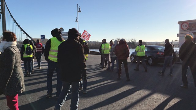 Réforme des retraites : 90 manifestants ont bloqué le pont Anjou-Bretagne entre 16 h et 18 h