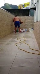 Smart Rat Makes an Escape