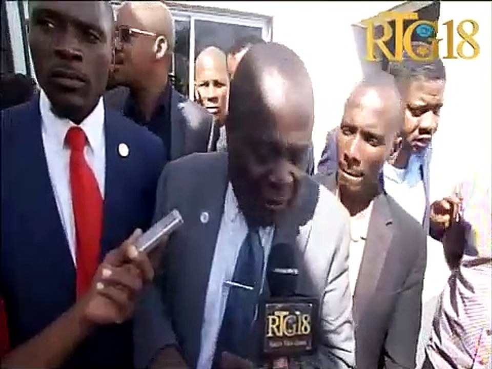 Bob anel nan tribinal premyè enstans Kwadèboukè