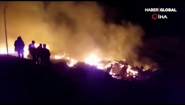 Erzurum'da feci yangın: 10 ev 6 ahır kül oldu