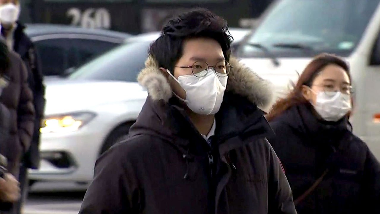 [날씨] 낮부터 추위 풀려...늦은 오후 스모그 유입 / YTN