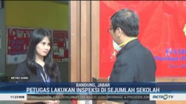 Petugas Sidak Tenaga Kerja Tiongkok di Bandung