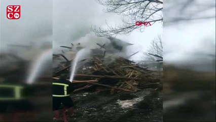 Скачать видео: 3 kardeş evde çıkan yangında öldü