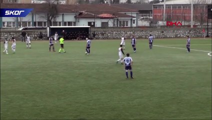 Hakeme yumruk atan futbolcuya 13 maç ceza