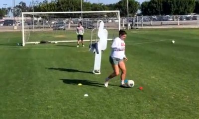 Descargar video: 7 aylık hamile olan Alex Morgan, yaptığı antrenmanla sosyal medyayı salladı