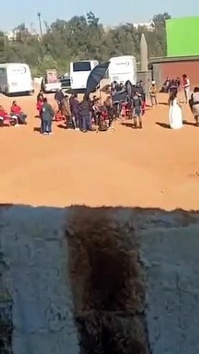 أحمد فهمى وروبى يغنيان "عايم فى بحر الغدر" بكواليس "حلم سوسن"