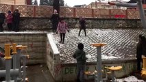 Manisa alaşehir'in 15 mahallesinde, taşımalı eğitime kar engeli