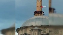 Ordu'daki fırtınada cami minaresi beşik gibi sallandı
