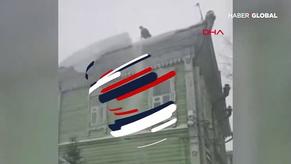 Bahçesine kar attılar silahla karşılık verdi