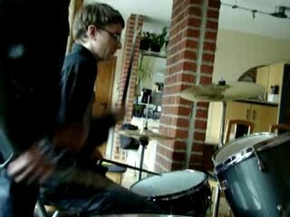 Guillaume improvisation à la batterie