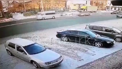 Quand deux abrutis veulent la même place de parking