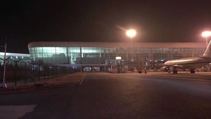 캐나다도 우한서 자국민 철수...176명 태운 첫 전세기 귀국길 / YTN