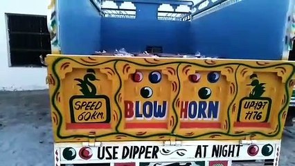 कैराना: नकली तेल का भंडाफोड़, ब्रांडेड कंपनी के बने रेपर बरामद।