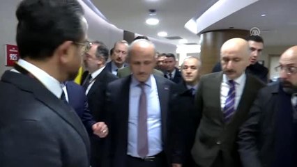 Bakan Turhan, pistten çıkan uçakta yaralanan yolcuları ziyaret etti