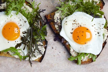 The Best Fried Eggs Are Made with Water