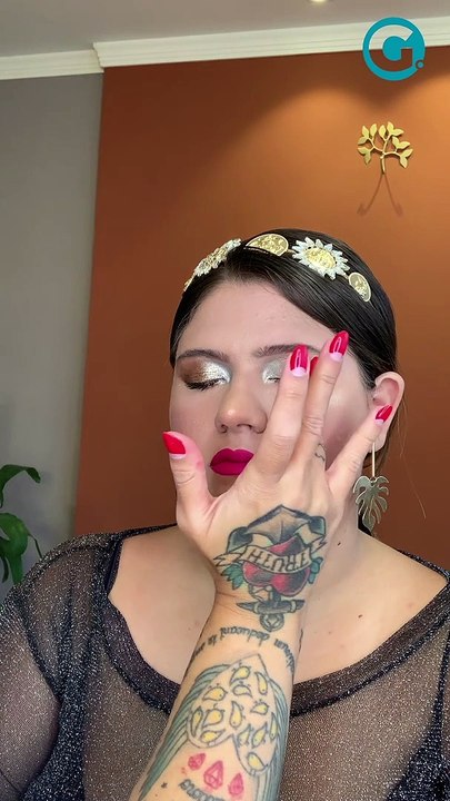 Beleza para Todxs: Como fazer uma maquiagem com glitter para o carnaval