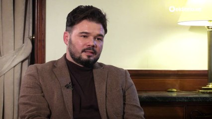 "Si a cambio de que me den recursos tengo que aplaudir a no sé quién, lo haría"