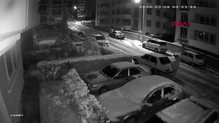 Aksaray otomobillerden orijinal parça hırsızlığı kamerada