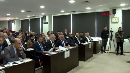 Adana'da cami önünde gazete dağıtma tartışması