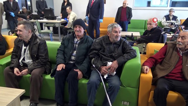 Nüfus müdürlüğü, huzurevindeki yaşlıların ayağına gidiyor