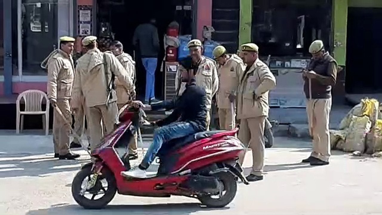 शामली नागरिकता संशोधन कानून को लेकर पुलिस सुरक्षा में हुई जुमे की नमाज