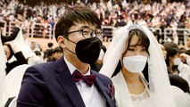 Mass wedding in South Korea despite coronavirus fear