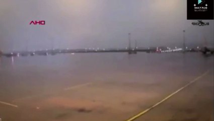 MOMENTO EN EL QUE EL AVION SE SALE DE LA PISTA EN ESTAMBUL