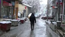 Burdur şehir merkezine yılın ilk karı düştü