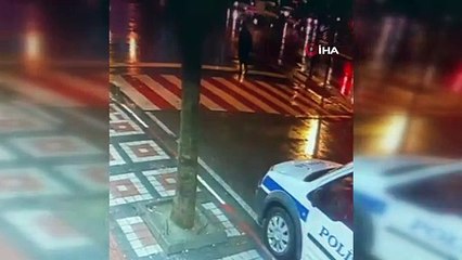 Yaya geçidinden yolun karşısına geçmeye çalışan yaşlı kadına böyle çarptı
