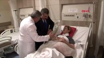 Sağlık bakanı koca uçak kazasında yaralananları kartal'daki hastanede ziyaret etti