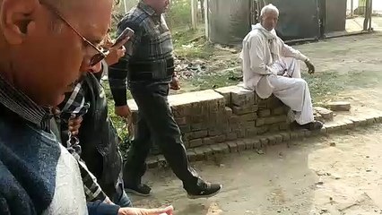 Скачать видео: औरैया: बिजली दफ्तर का क्लर्क घूस लेते गिरफ्तार