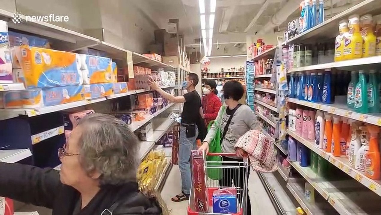 Hong Kong residents "panic buy" toilet paper amid coronavirus fears