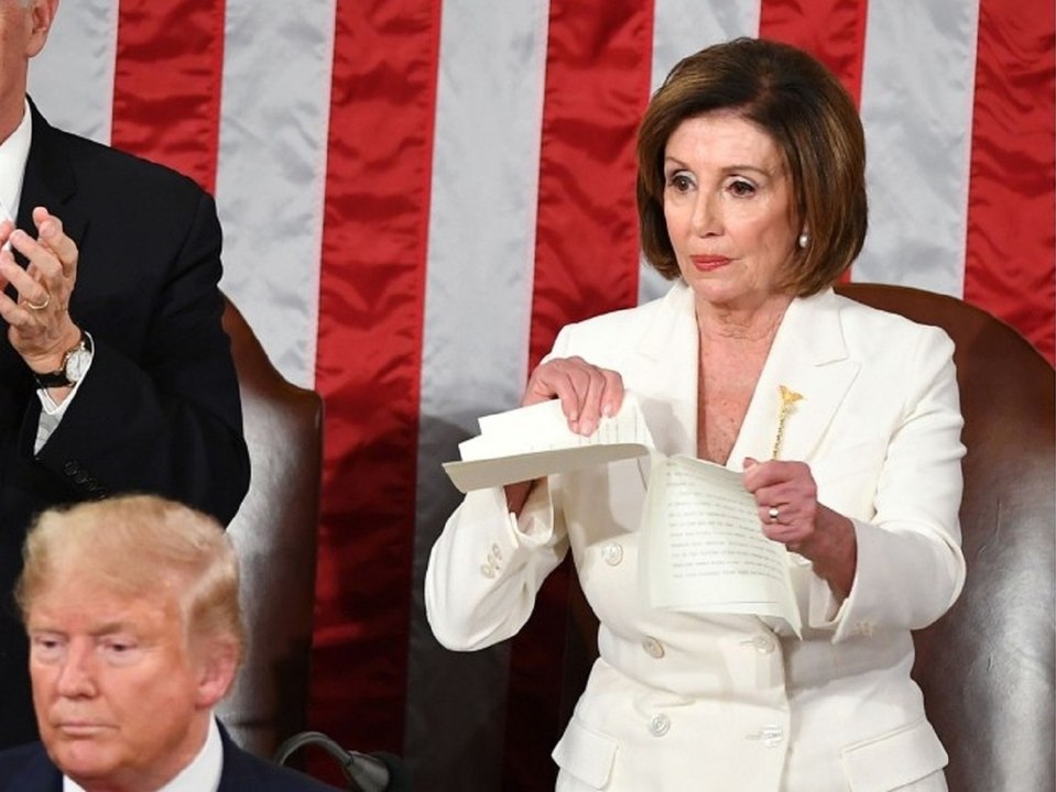 Eklat im us-kongress: pelosi zerreißt trumps manuskript der rede