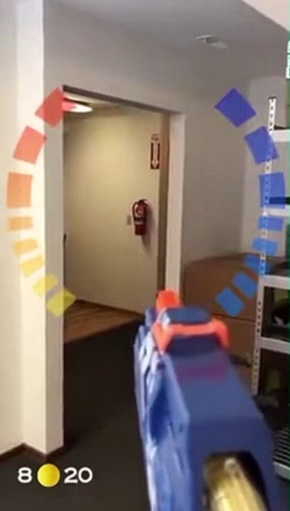 Goldeneye 64 en vrai au bureau.. hilarant !