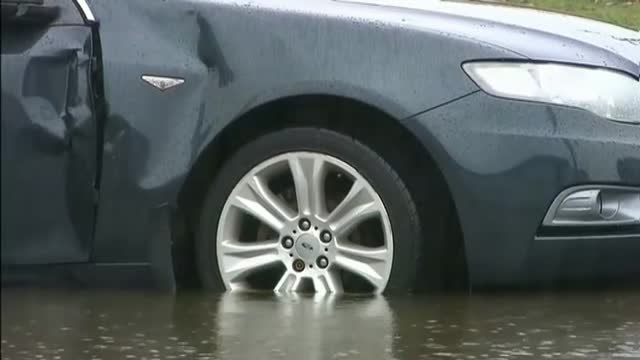 Las lluvias torrenciales y los incendios en Australia mantienen en jaque a las autoridades