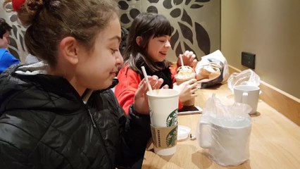 Starbucks Coffee : les premiers clients sur le pont à Colmar