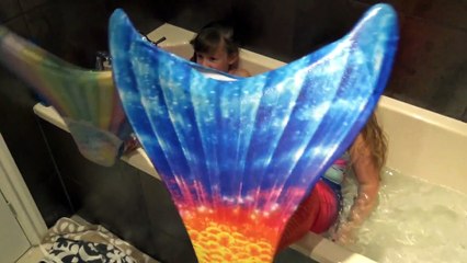 Sophia, Isabella e Alice Brincando de Sereia - Disney Parte 2