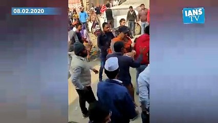 Scuffle breaks out between AAP and BJP supporters in Delhi's Rithala