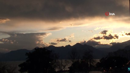 Antalya semalarında 'Sığırcıkların dansı'