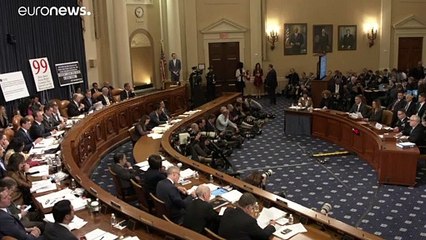 Трамп уволил двух чиновников, давших показания против него