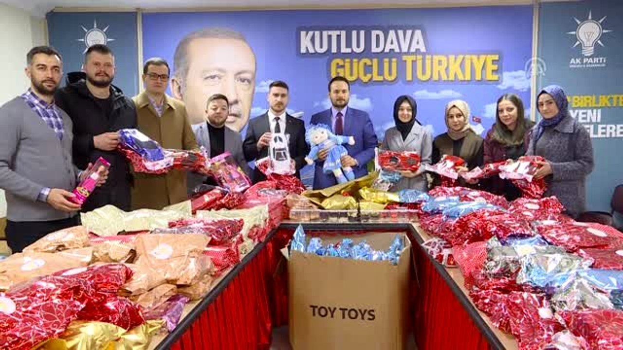 AK Parti Kocaeli Gençlik Kolları, depremzede çocukların yüzünü güldürecek